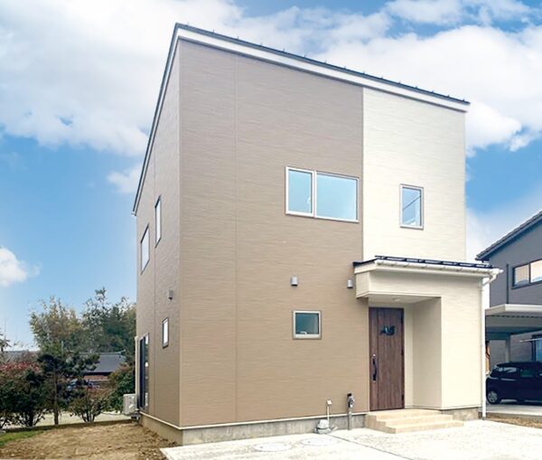 新潟市・23坪｜ロールスクリーンでプライバシーを守る3LDK