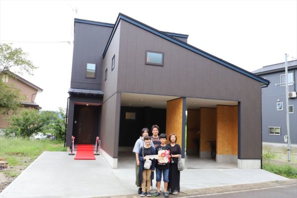 小千谷市・30坪｜家族5人で暮らす！ガレージ蔵がある大収納空間3LDK