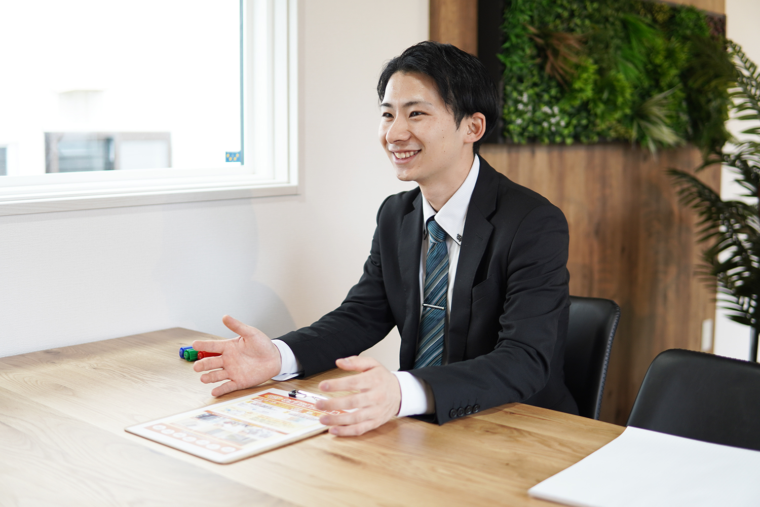 ゆったりLDKと家事ラクラク、作業カウンター付きのおうち